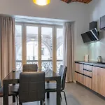 Suite & Queen Apartments