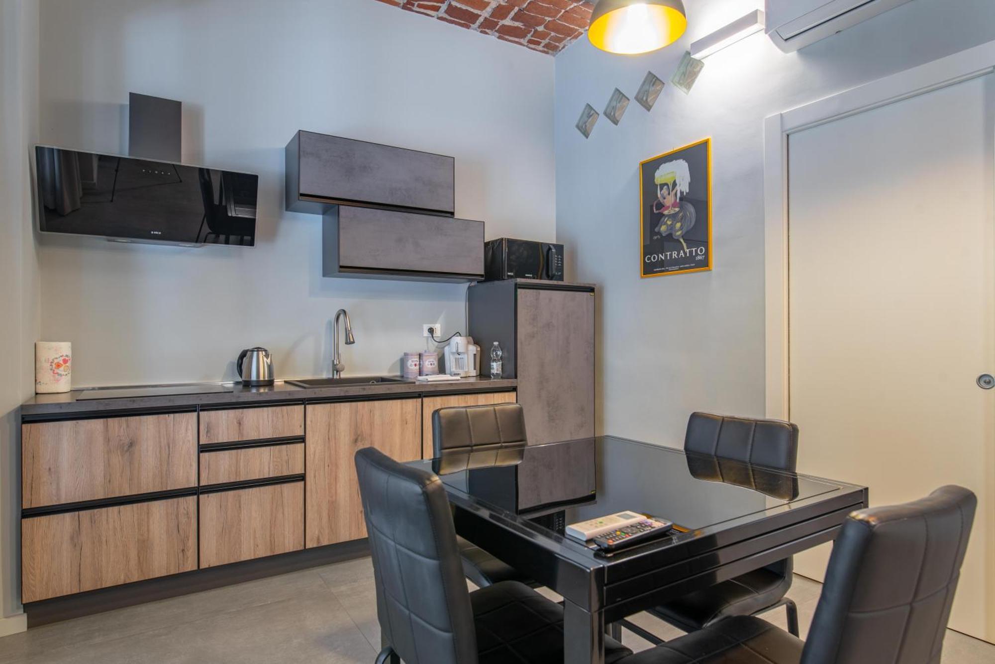 & Queen Apartment *